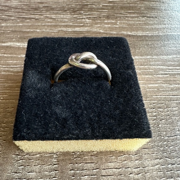 Elegant Silver Silver Knot  Love Knot Pretzel Ring stamped 925 Mexico? Size 7 - Picture 2 of 6